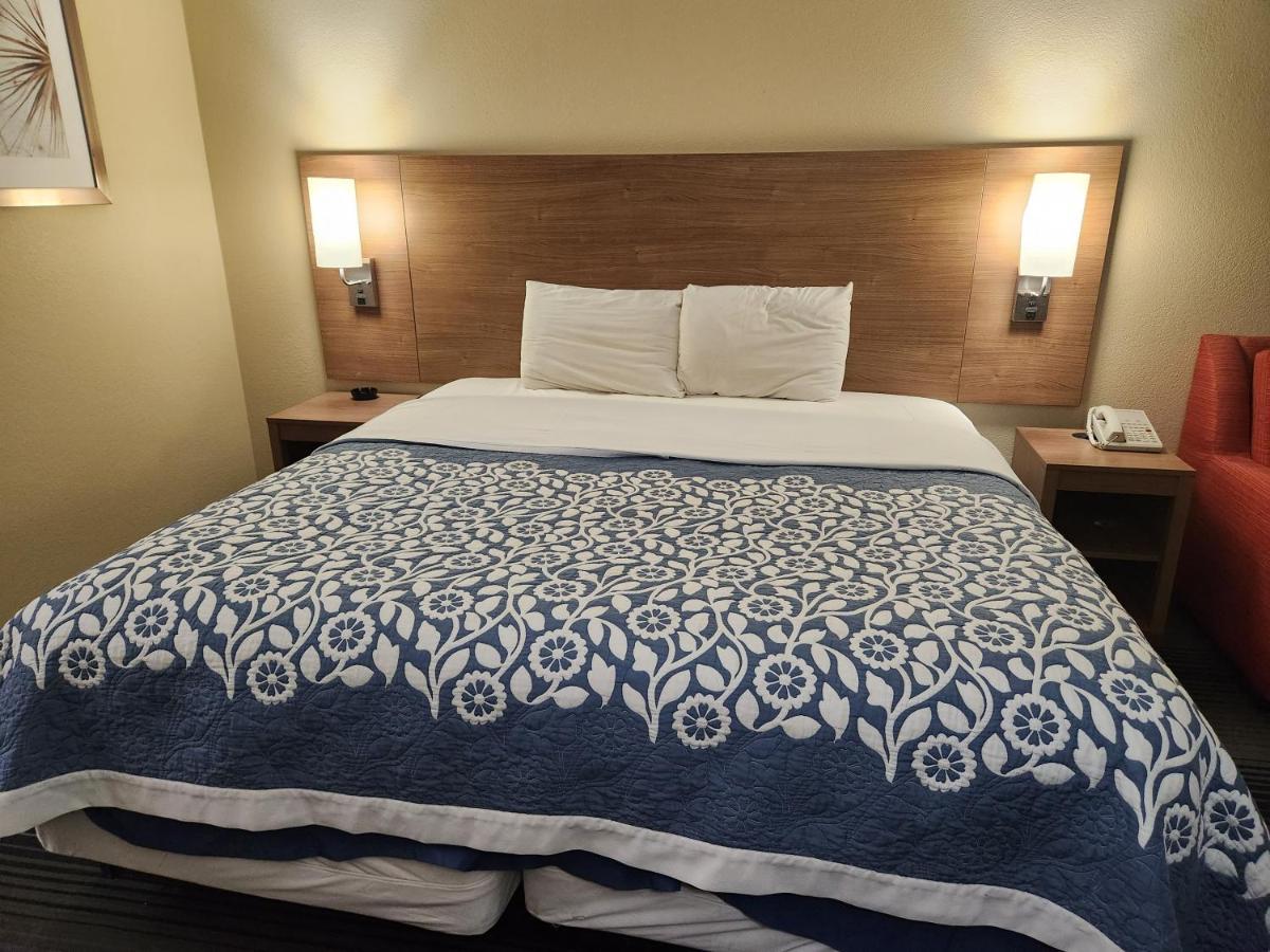 Motel Budget Host 3*