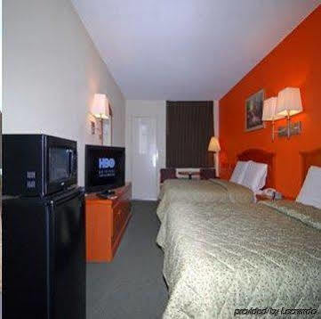 Budget Host Motel 3*